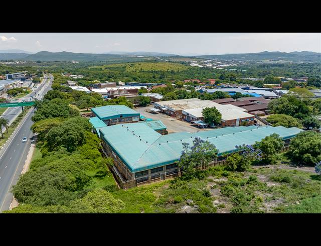 1,751M² WAREHOUSE FOR SALE IN WEST ACRES EXT 1